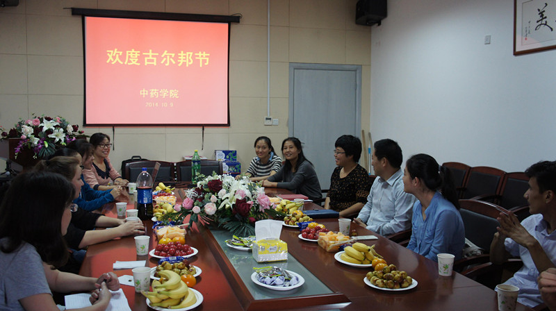 共庆民族节日  共襄和谐愿景――做爱自拍
“欢度古尔邦节”座谈会
